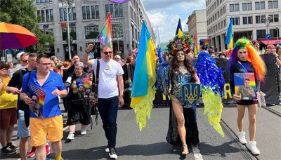 Гомосексуалісти України разом з послом представили країну на ЛГБТІ-фестивалі у Берліні